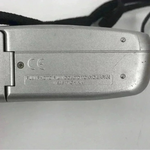 FUJIFILM ENDEAVOR 210IX ZOOM APS FILM CAMERA W/ CASE 22.5–45MM LENS VINTAGE - Picture 9 of 11